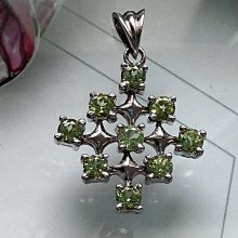 【出清特價】胸墜-頂級天然水晶-黃水晶 紫水晶 綠橄欖石-銀K~長寬28*13mm~聚財 增加財運(2505盒7) 歷史價格詳細信息