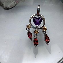 【出清特價】胸墜-頂級天然水晶-黃水晶 紫水晶 綠橄欖石-銀K~長寬28*13mm~聚財 增加財運(2505盒7) 歷史價格詳細信息