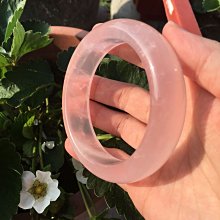 AAA+天然粉晶手鍊～超寬版～《芙23款》～手圍17號，內徑53mm寬27mm厚9mm～加寬版玉鐲～《 芙23款 》～粉水晶玉環、粉水晶手串！～～｛熊寶貝珠寶｝ 歷史價格詳細信息