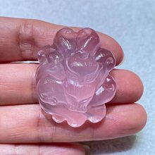 天然莫桑比克星光粉吊墜，雕工精湛.粉晶葫蘆寓意平安吉祥.粉晶增加好人緣，旺事業。搭配18K金扣頭。約38*20*18.5mm 歷史價格詳細信息