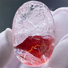 天然鈦晶彌勒佛吊墜 雕工精湛 全淨體，顏色金黃，面相祥和，佛佑有緣人，心中有佛，萬事皆順！52x33x8.5mm 此物屬高檔商品 售出不退換 歷史價格詳細信息