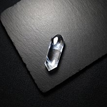 天然藍針方糖手鏈單圈手串，大小約6.8mm左右，圓珠大小約5.6mm，成色如圖所示，手機實 水晶 擺件 文玩 二手【紫竹齋】935 歷史價格詳細信息