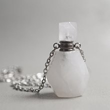 【三顧茅廬 •精品14642拍】精品嚴選~~包大漏粉絲福利標~~老民國《水晶香水瓶挂件》 特惠起標 無底價 價格比較,價格查詢,歷史價格詳細信息