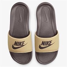 Nike 耐吉 拖鞋 Victori One 男鞋 黑 金 大LOGO 一片拖 運動拖鞋 柔軟 舒適 CN9675-006 歷史價格詳細信息