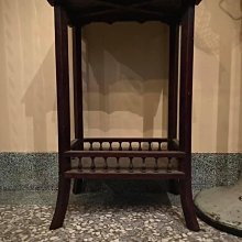 日據 日治 廳桌 老桌 陳列 細節漂亮 波浪衍架  . 波浪衍架 弧形腳 弧形線條桌板 . 極美原件 皮殼 . 尺寸 9 歷史價格詳細信息