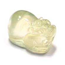 ***原礦屋*** 寶石級料體！A級義大利放光玻璃料葡萄石貔貅小雕件2.13g (嘴巴有隱形孔)！(手創、飾品) 歷史價格詳細信息