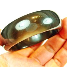 ((上品堂))天然頂極品-彩虹冰種帶眼.黑曜寬版手鐲.重達63g.手圍17.8 歷史價格詳細信息