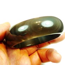 ((上品堂))天然頂極品-彩虹冰種帶眼.黑曜寬版手鐲.重達63g.手圍17.8 歷史價格詳細信息