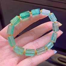 ❤妙玉生花優品購❤91513巴西純色綠碧璽桶珠手鍊.尺吋16.8*11.2mm、重45.7g.色彩濃豔，純正老礦，純綠碧璽，顆顆飽滿. 歷史價格詳細信息