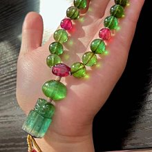 即時通訊價.極品濃豔碧璽手鍊8mm.近玻種美物，色彩濃郁晶體通透，搭配24 k包金寶石藍滴溜。重：20.05g 歷史價格詳細信息