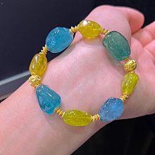 即時通訊價.極品濃豔碧璽手鍊8mm.近玻種美物，色彩濃郁晶體通透，搭配24 k包金寶石藍滴溜。重：20.05g 歷史價格詳細信息