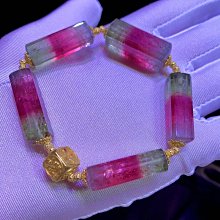 ❤妙玉生花優品購❤121102。典藏拍賣級絕品，傳世之作，稀缺頂尖盧比萊桃紅紫鴛鴦色西瓜貓眼碧璽手鐲，內徑59.8mm重57.7g規格12x8mm 歷史價格詳細信息