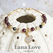 天然紅碧璽愛心吊墜.18K古法金鑲嵌 雙面可戴款 正面布契拉提款的拉絲工藝 背面是古法國風的掐絲工藝.中西合璧的獨特鑲嵌 一眼便愛上.規格：19+20mm 歷史價格詳細信息