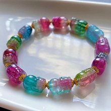 ❤妙玉生花優品購❤61309。 僅此一隻，緣分美瓜，典藏碧璽手鐲.帕拉伊巴藍西瓜碧璽！ 一半高貴一半柔美. 內徑58.8規格12x8mm 歷史價格詳細信息