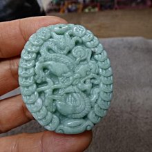 清代豆青堆花花瓶，畫工精美釉色肥潤漂亮，有磕碰修補和沖線見圖 歷史價格詳細信息