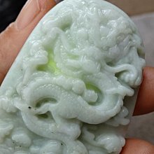 清代豆青堆花花瓶，畫工精美釉色肥潤漂亮，有磕碰修補和沖線見圖 歷史價格詳細信息