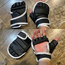~子甄彣璟~超經濟護手套 半指MMA拳套 拳擊手套 散打手套 搏擊 格鬥 拳套 打擊訓練 搏擊格鬥 武術 泰拳 打沙包 競賽練習 價格比較,價格查詢,歷史價格詳細信息