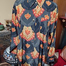 特價品旋轉117白色蕾絲鏤空刺繡薄棉質長版襯衫品項如圖二手M-L號（少一扣） 肩寬37公分袖長43公分胸圍40吋 歷史價格詳細信息