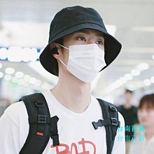 ins黑色潮牌夏季顯瘦破洞牛仔褲男ins高街褲子破洞褲直筒薄款水洗 歷史價格詳細信息