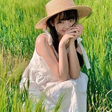 草帽 平顶帽子女夏季草帽度假麦秆编织海边沙滩帽网红防晒遮阳英伦礼帽~熱銷 歷史價格詳細信息