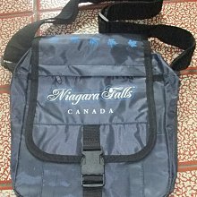 【異國滿屋】Hello kitty 斜背手機觸控包 手機包 斜背包（二手）九成新 歷史價格詳細信息