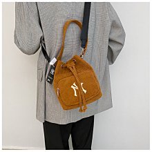 NY 洋基隊 mlb籃球排扣背心 男裝衣著 運動寬鬆圓領坎肩無袖T恤 壓花logo純色透氣 速乾衣 吸濕排汗 運動上衣打底衫 歷史價格詳細信息