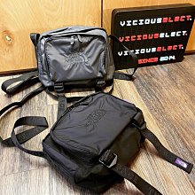 The North Face Bag 現貨 韓國 側背包 扁包 隨身包 小包 TNF 北臉 黑 變形蟲 男女 DOT聚點 歷史價格詳細信息