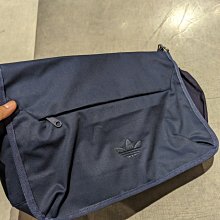 南????2023 4月 NIKE VICTORI ONE 拖鞋 防水 男款 黑CZ5478-001 白CZ7836-100 歷史價格詳細信息