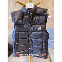 Moncler 羽絨背心 馬甲 外套 配色超級美！專櫃熱賣款！經典不敗 版型非常又萌！私留粉及黑 超超實穿 歷史價格詳細信息