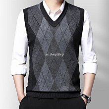 男生衣著 上衣 馬甲 背心 2色小眾網眼鏤空V領背心男薄款無袖無袖性感網紗疊穿內搭上衣潮-潮流精選 歷史價格詳細信息