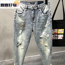 歐洲 黑紫色 奶油燈 少見 !  極特殊 ! . 燈罩外觀 = 神秘黑紫色 燈罩點亮 = 超特殊漸層 Pantone 歷史價格詳細信息