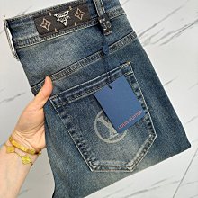 熱銷新款 L老花真皮一字軟底輕便厚底涼鞋 牛皮沙灘涼鞋 海灘女鞋35-42碼涼鞋 明星大牌同款服裝包包 歷史價格詳細信息