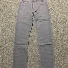 普拉達 寬松版型 最新最  最頂級的品質專柜短袖，頂級制作工藝進口面料，專柜款獨特設計，采用進口面料 手感一流官網在售碼數：M-X NO28247 歷史價格詳細信息