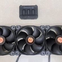 曜越 Riing 高風壓 RGB 14公分水冷排風扇 (三顆風扇包裝) CL-F043-PL14SW-B 歷史價格詳細信息