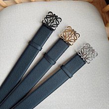 Loewe 柔軟粒面小牛皮 Compat Hammock 吊床包   淺焦糖色 歷史價格詳細信息