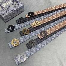 DIOR 新款鎏金蝴蝶CD珍珠胸針 這壹期的蝴蝶美得像藝術品般的存在 歷史價格詳細信息