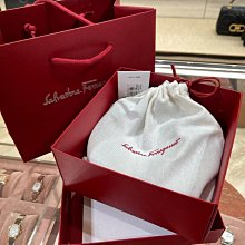 Ferragamo菲拉格慕馬貝珍珠馬蹄扣 歷史價格詳細信息