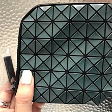 (已售出) 新疆和田羊脂級白玉掛件擺件含精雕木質底座 歷史價格詳細信息