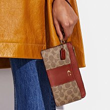 COACH牛奶糖色素面全皮字牌雙層扁身小款肩背腋下包 歷史價格詳細信息