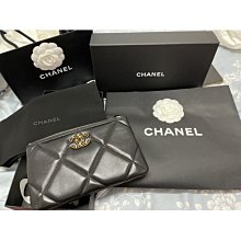 CHANEL 19系列經典金屬LOGO菱格紋小羊皮翻蓋三折短夾(黑色) 歷史價格詳細信息