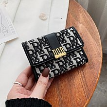 日韓簡約短款錢包女ins小眾設計復古多卡位時尚百搭折疊零錢皮夾~特價 歷史價格詳細信息