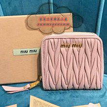 miu拉菲草拼接編織空頂帽 帽檐是軟的但有型 挺括 方便收納的同時 展開又很有版型 顯臉小的效果很明顯 歷史價格詳細信息