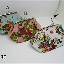 玫瑰花布藝抓夾 花朵抓夾 髮夾 馬尾夾 韓國新款髮飾品 玫瑰花髮夾 時尚女生頭飾 韓式盤髮器 鯊魚夾 大嘴夾 日韓生活館 歷史價格詳細信息