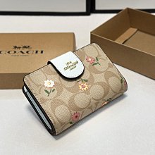 Leann代購~ COACH蔻馳 CM505 小卡包女士新款時尚真皮拉鏈卡套包小巧精緻多卡位證件包短款零錢包 歷史價格詳細信息