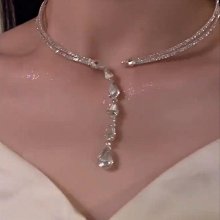 小眾設計水餃包2023新款冬季時尚復古法式寬帶斜揹包軟皮通勤包潮 歷史價格詳細信息