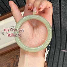 #手鐲56圈口飄花圓條緬甸翡翠A貨手鐲圈口翡翠玉鐲以下詳情拍之前必看：視頻打 歷史價格詳細信息