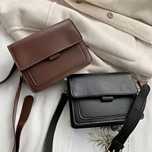 【ZUCCA】簡約皮革金屬拉鍊低跟靴-z6719lc-駝 歷史價格詳細信息