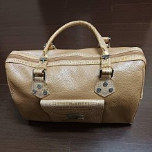 GENNY 義大利製真皮黑色側肩背包,底寬度:28*9cm,高度:22cm,少用降價大出清 歷史價格詳細信息