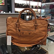 BALENCIAGA 巴黎世家 玫瑰粉紅色  羊皮 肩背包機車包 手提包，莓果桃色，size43 cm容量大，商品反映在價格 歷史價格詳細信息