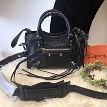 ※芯閣名牌精品店※ BALENCIAGA 巴黎世家 420407  白色 帆布拼接 黑色皮革 手拿包 全新現貨 歷史價格詳細信息